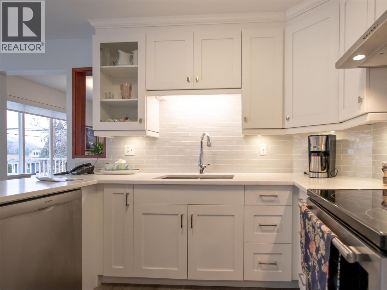 206 250 5th Street Southeast, Salmon Arm