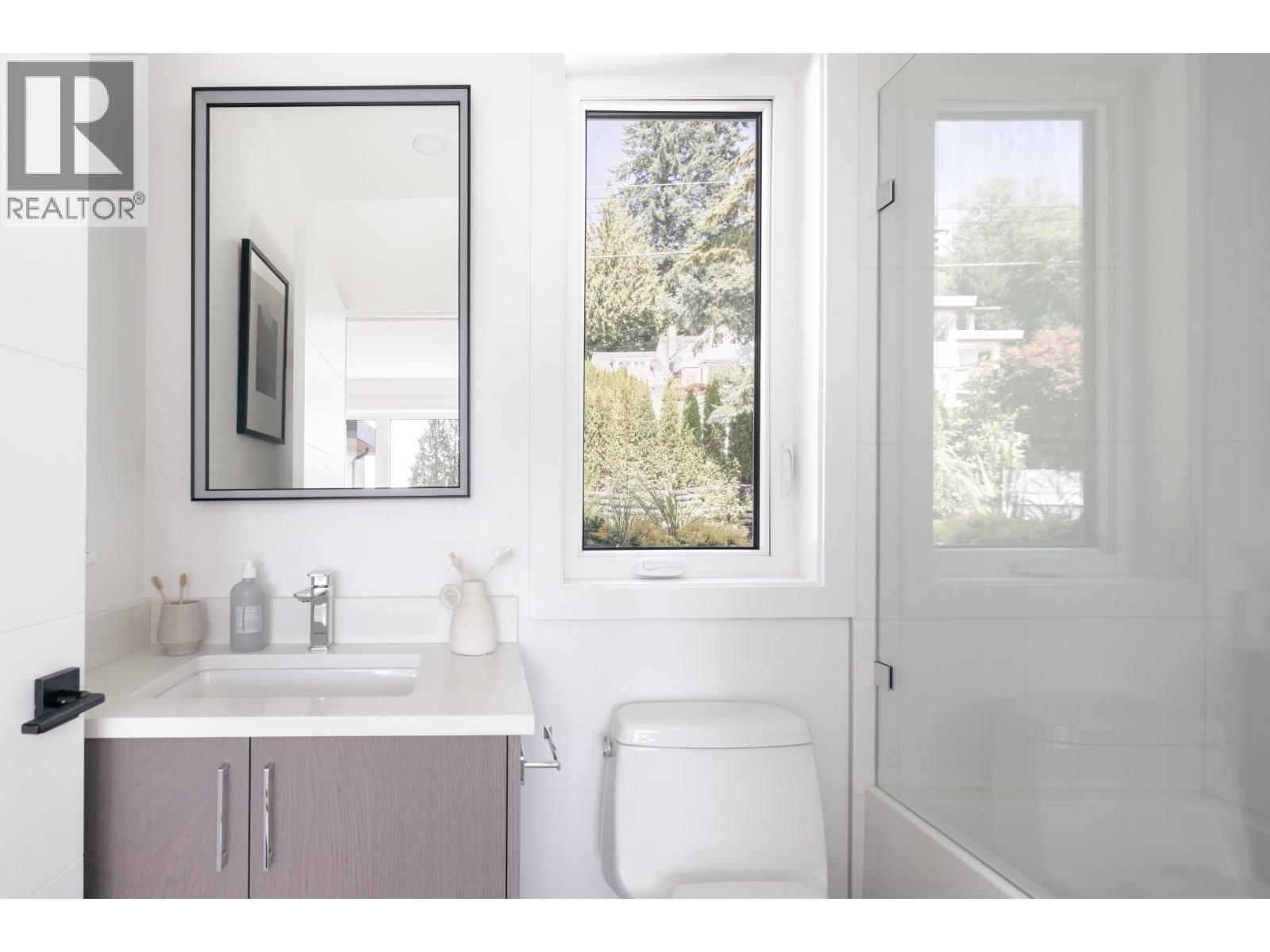 3180 BENBOW ROAD, West Vancouver