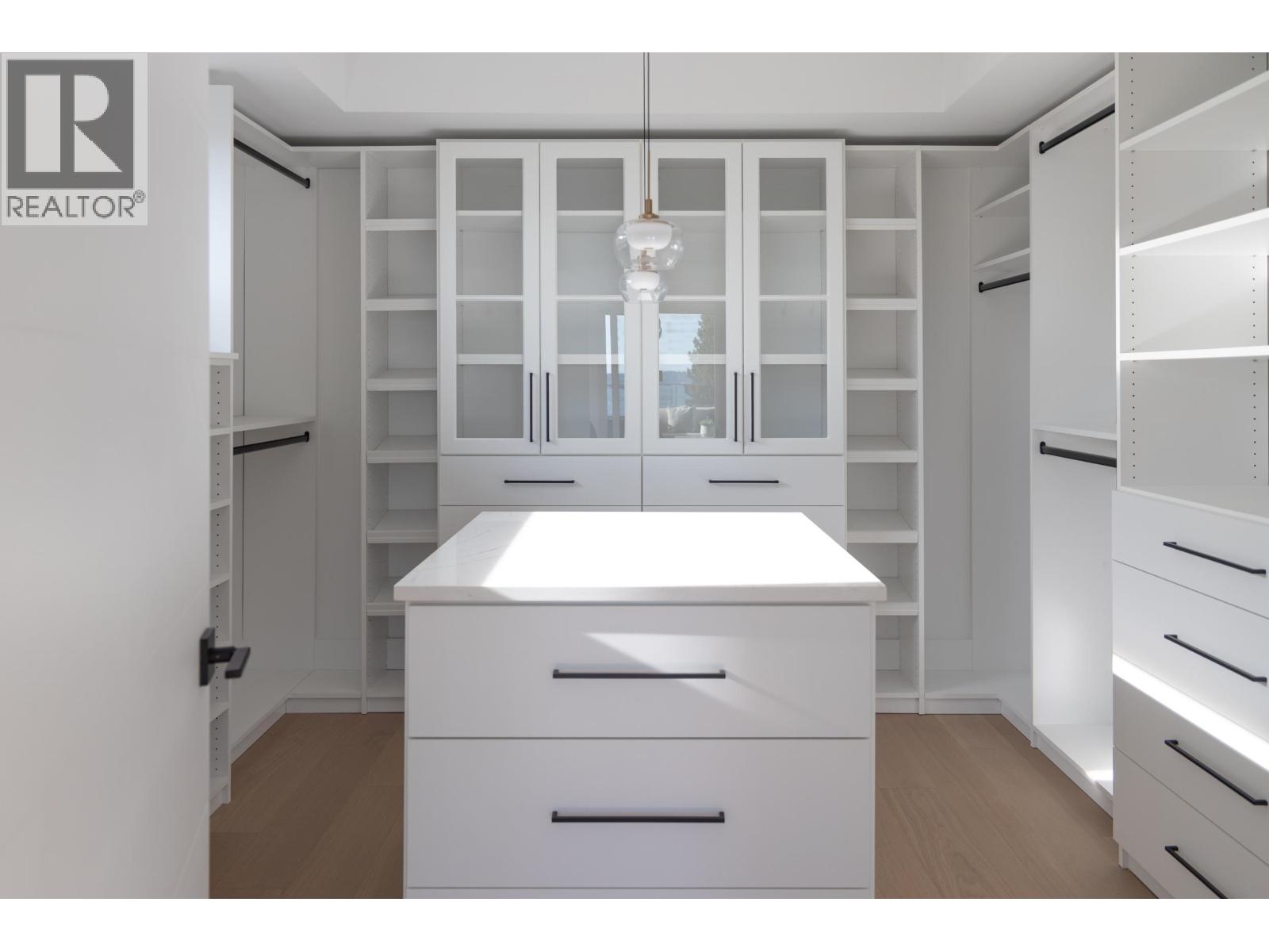 3180 BENBOW ROAD, West Vancouver