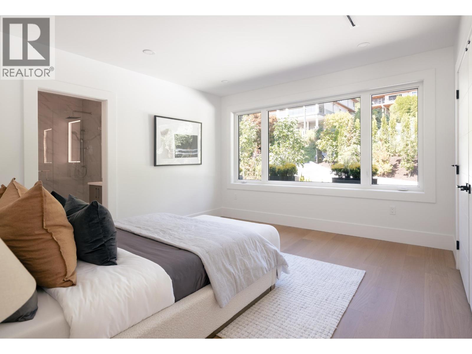 3180 BENBOW ROAD, West Vancouver