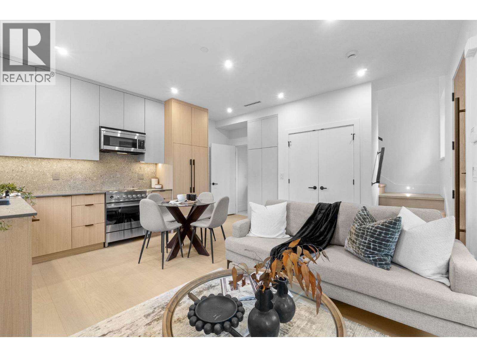 1947 E 13TH AVENUE - Main photo, Vancouver, British Columbia