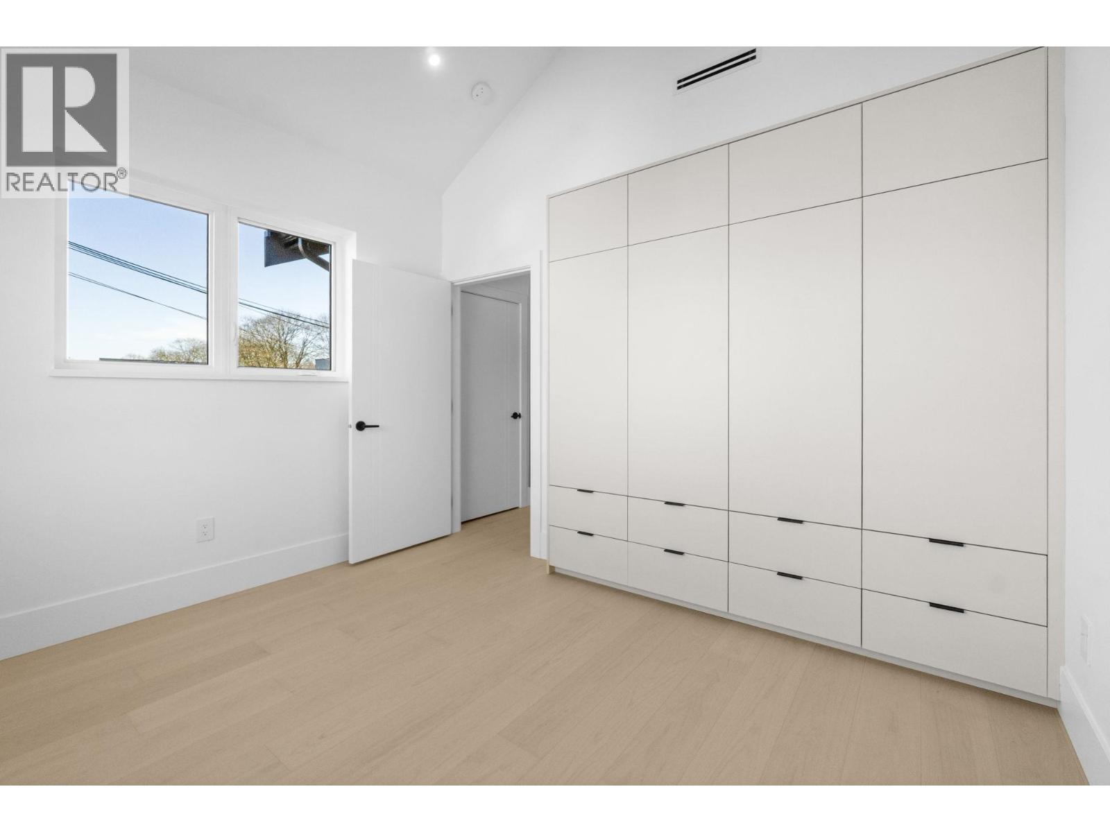 1947 E 13TH AVENUE, Vancouver