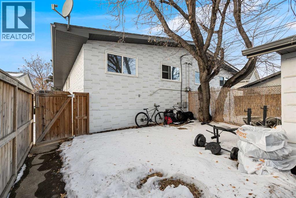 Multi-family House Bi-level for Sale in  &   Street SE Ogden Calgary 
