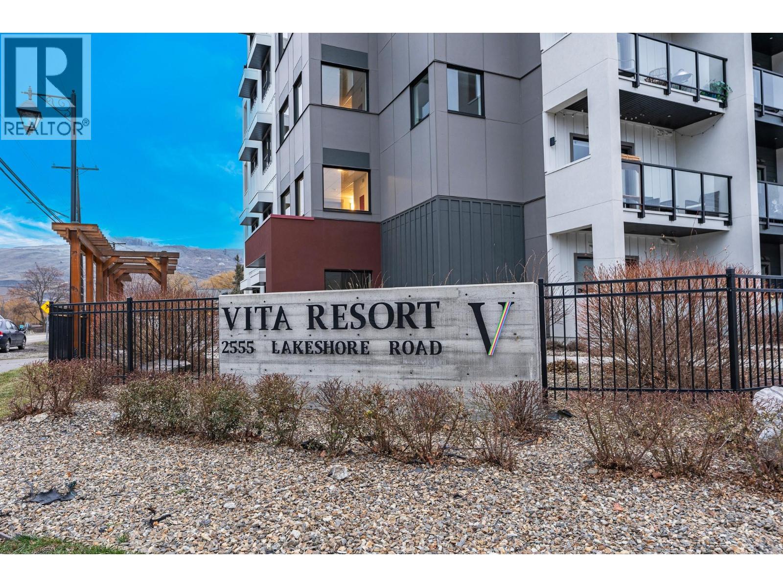 #310 2555 Lakeshore Road - 1