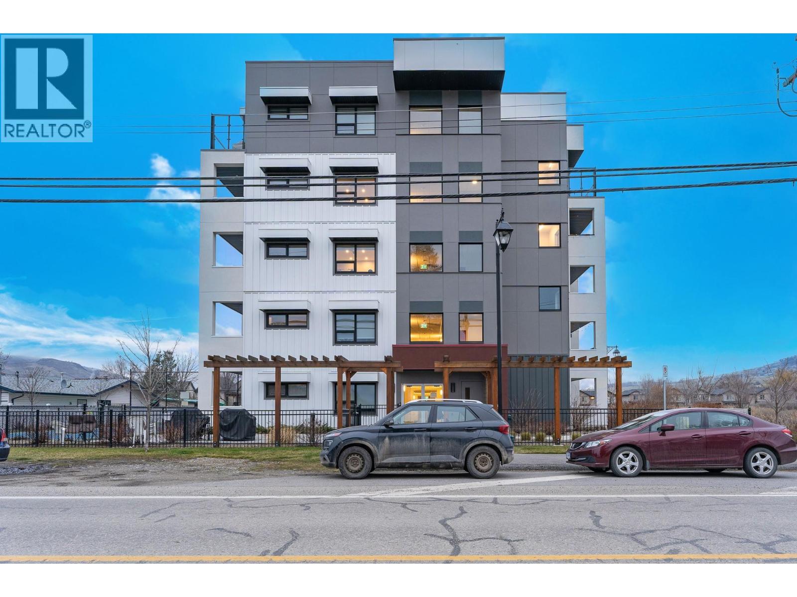 #310 2555 Lakeshore Road - 25