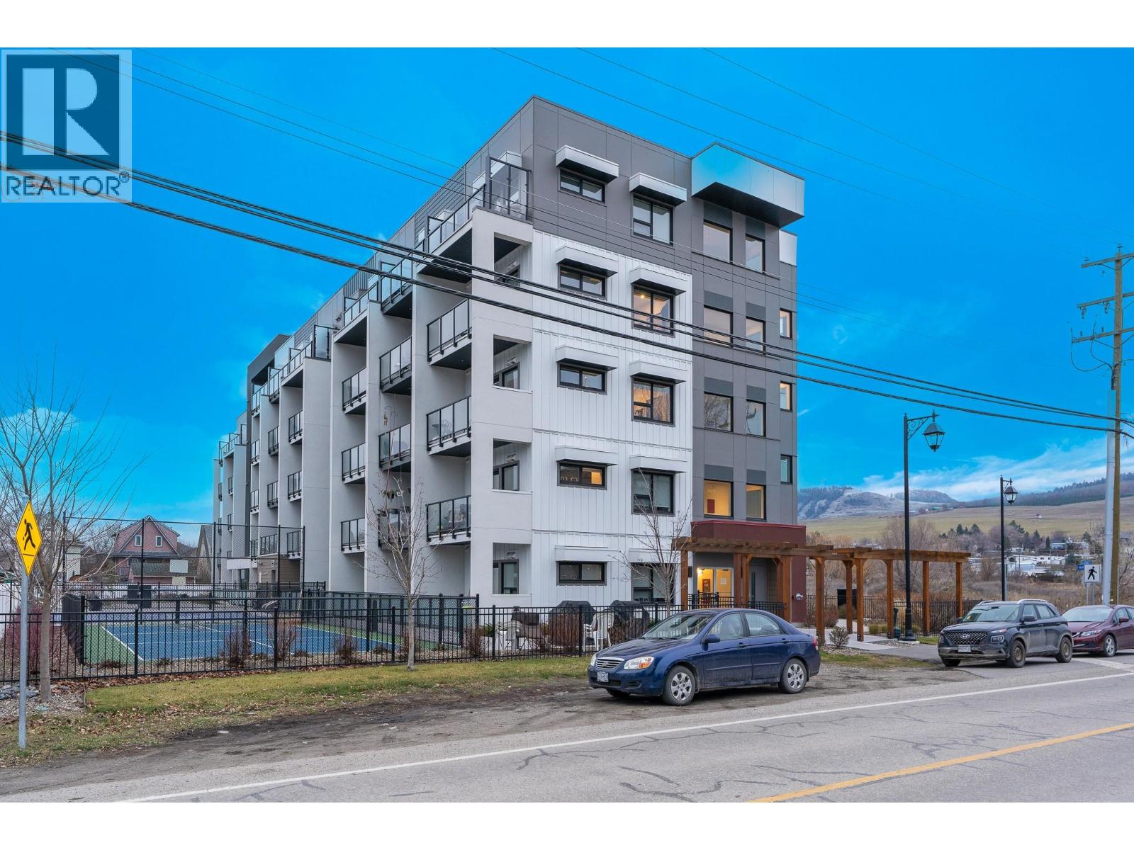 #310 2555 Lakeshore Road - 26