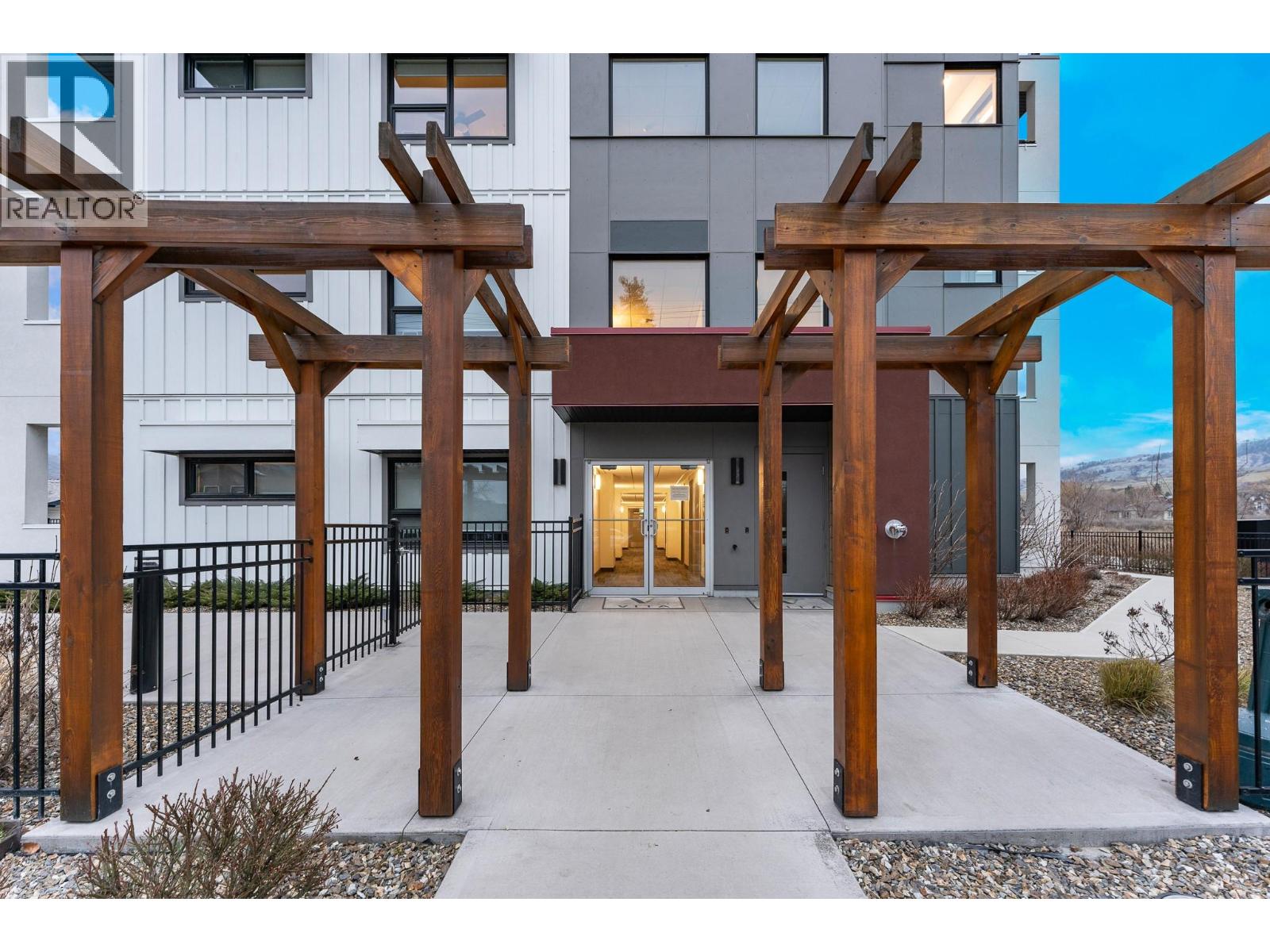 #310 2555 Lakeshore Road - 3
