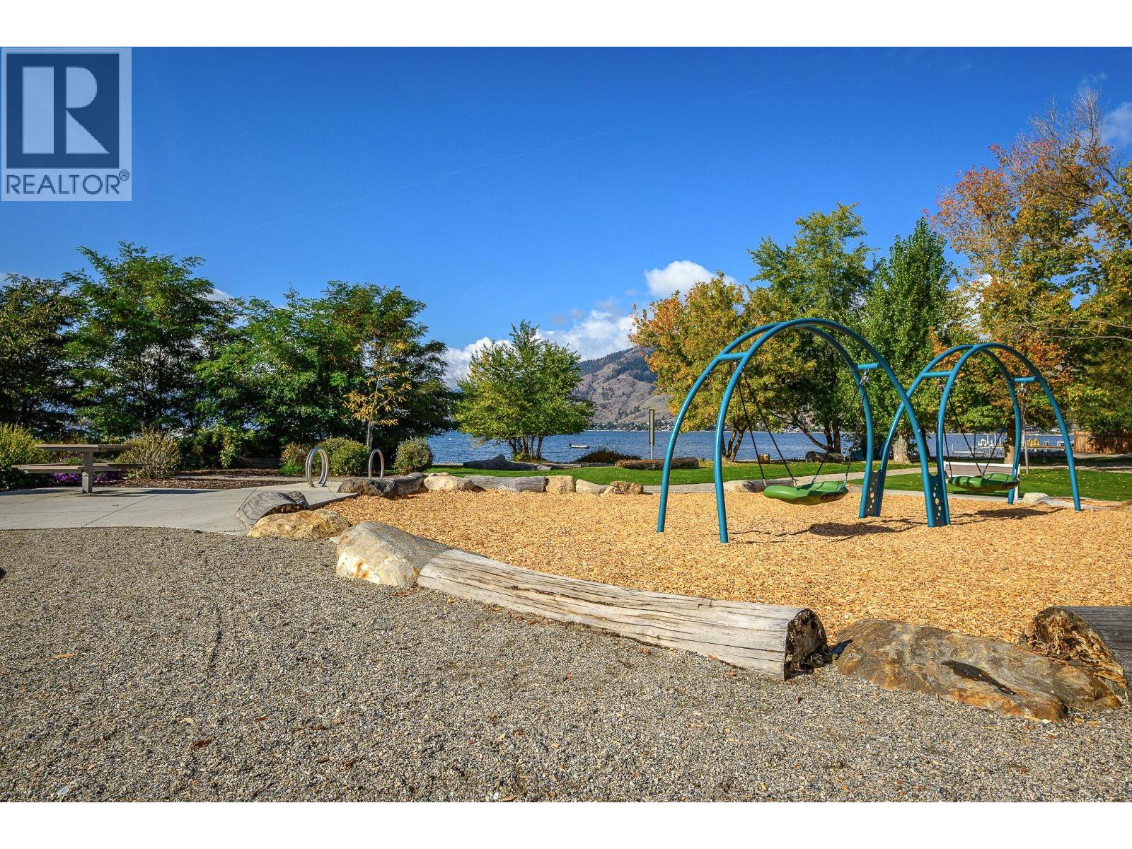 #310 2555 Lakeshore Road - 40