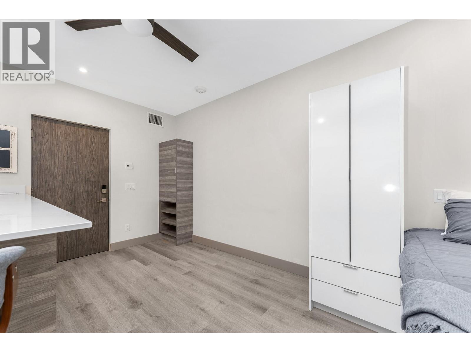 #310 2555 Lakeshore Road - 7