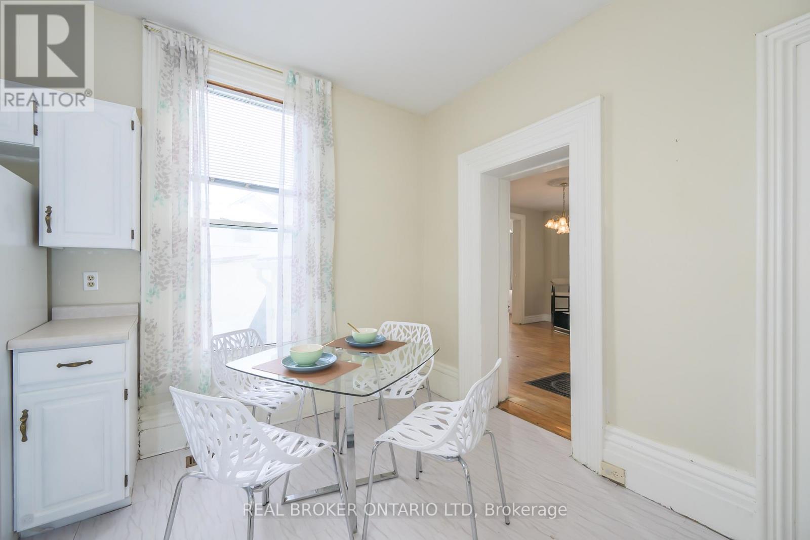 Single Family House for Sale in  ELLEN STREET North Middlesex (Parkhill) 