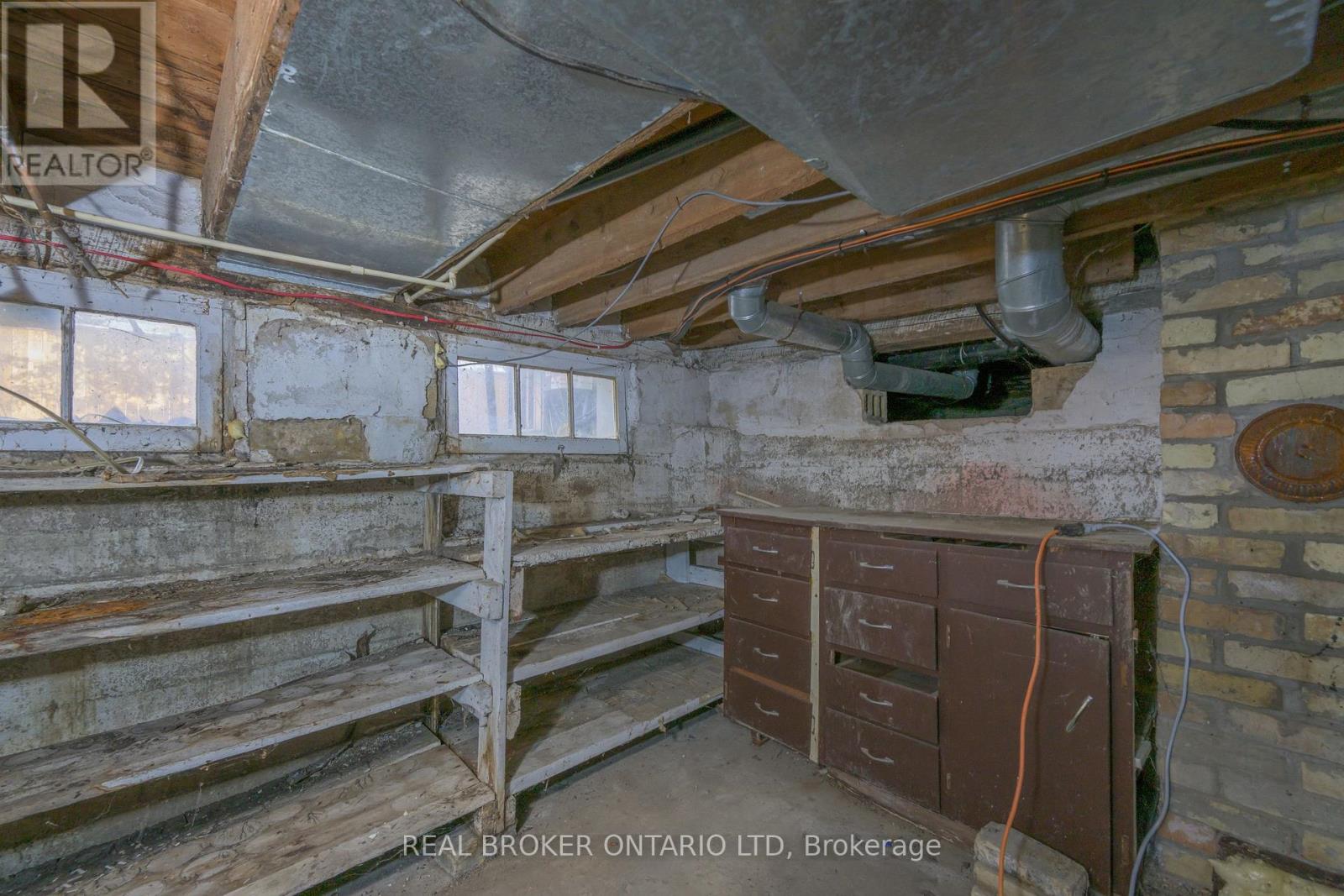 Single Family House for Sale in  ELLEN STREET North Middlesex (Parkhill) 