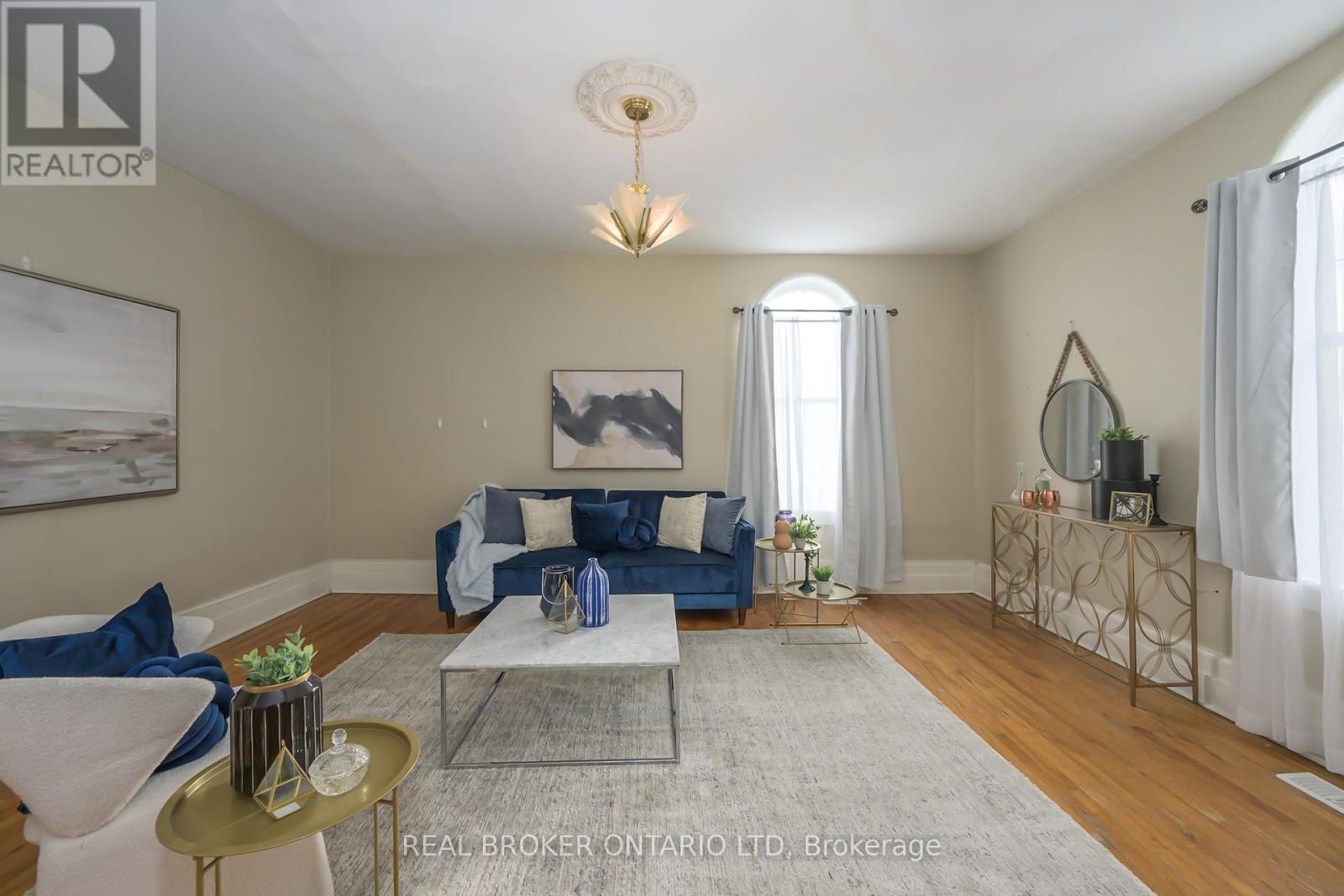 Single Family House for Sale in  ELLEN STREET North Middlesex (Parkhill) 