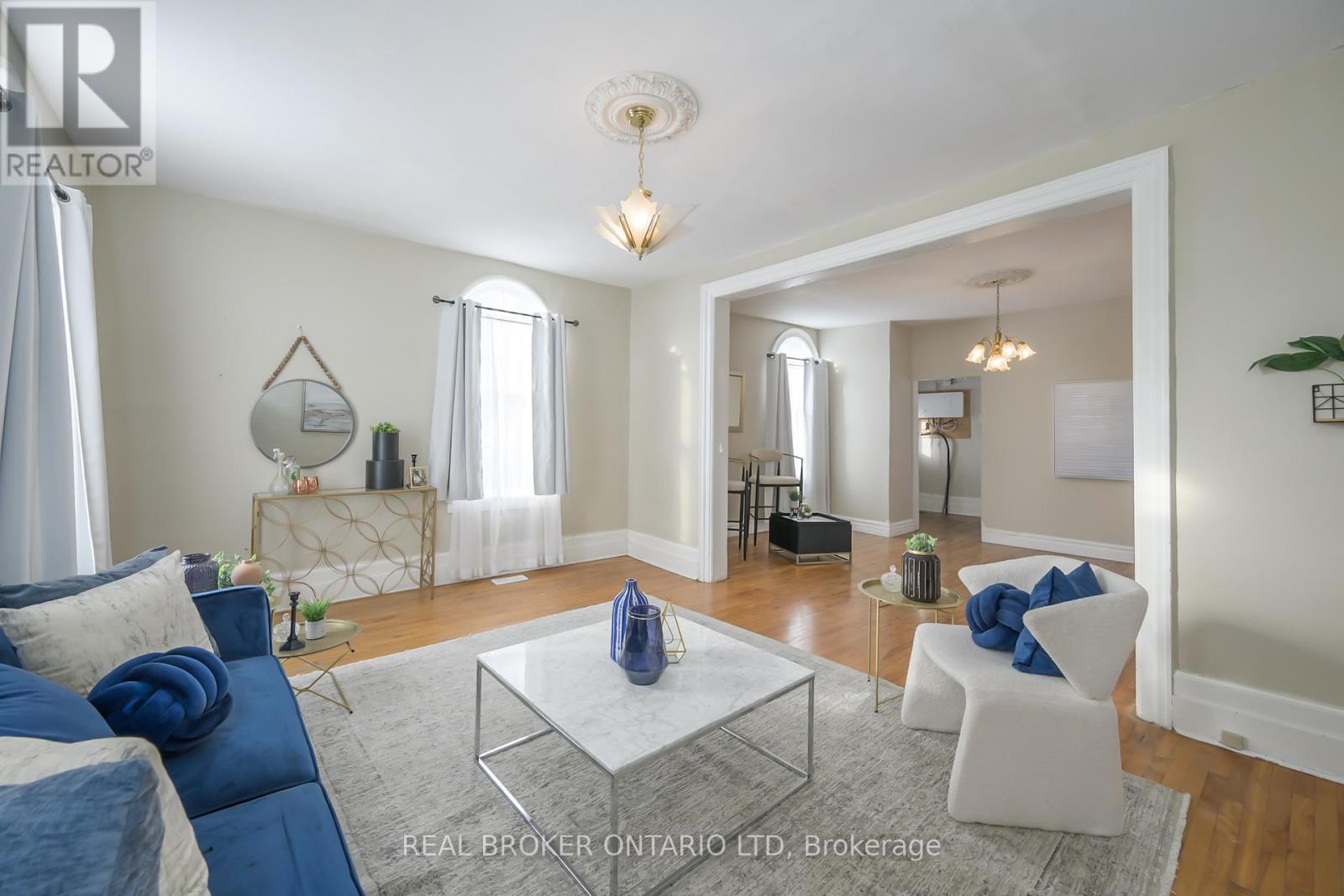 Single Family House for Sale in  ELLEN STREET North Middlesex (Parkhill) 