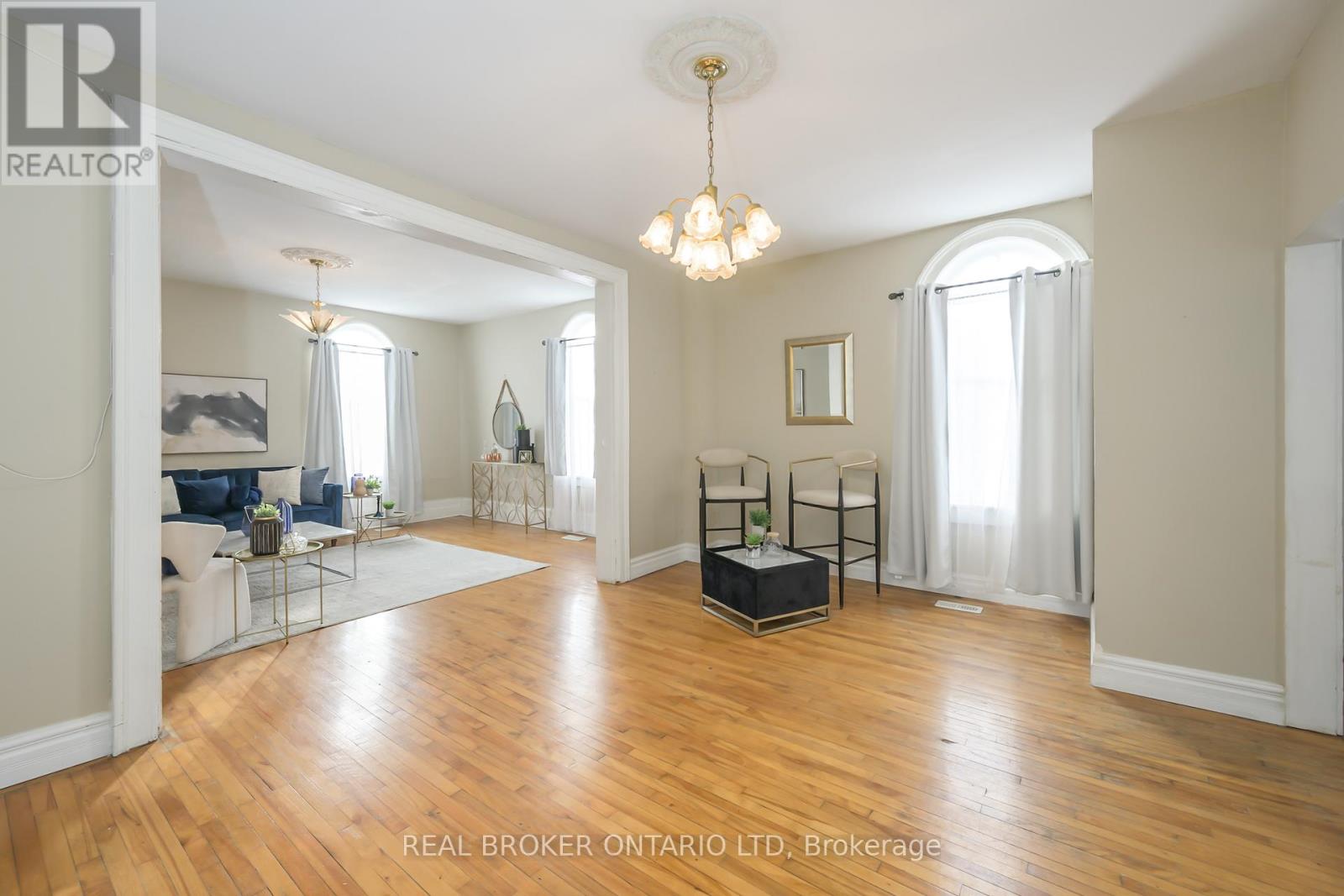 Single Family House for Sale in  ELLEN STREET North Middlesex (Parkhill) 