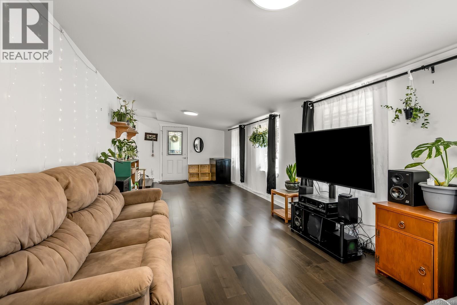 #43 1901 RYAN RD E - 16