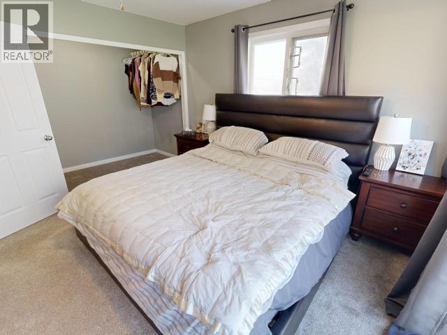 7241 WARNER STREET, Powell River