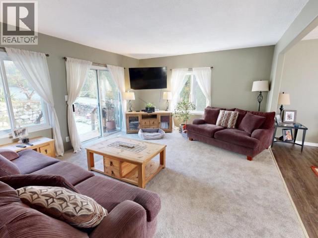 7241 WARNER STREET, Powell River