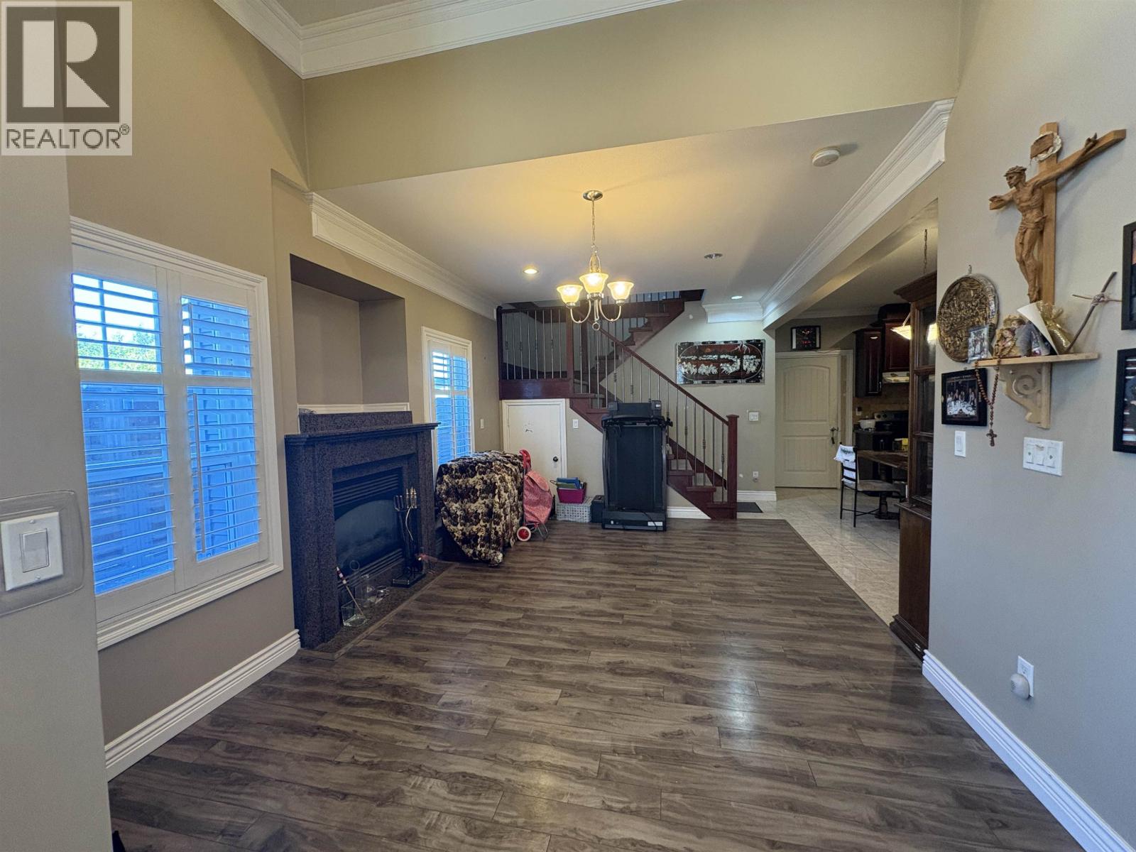 6916 CUNNINGHAM COURT, Burnaby