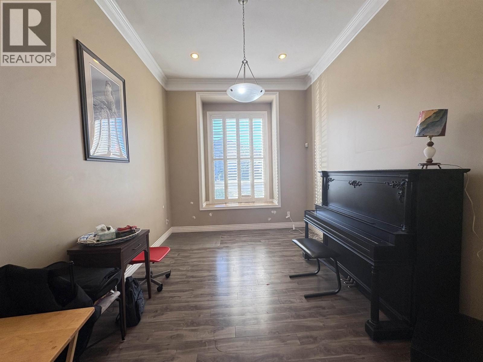 6916 CUNNINGHAM COURT, Burnaby