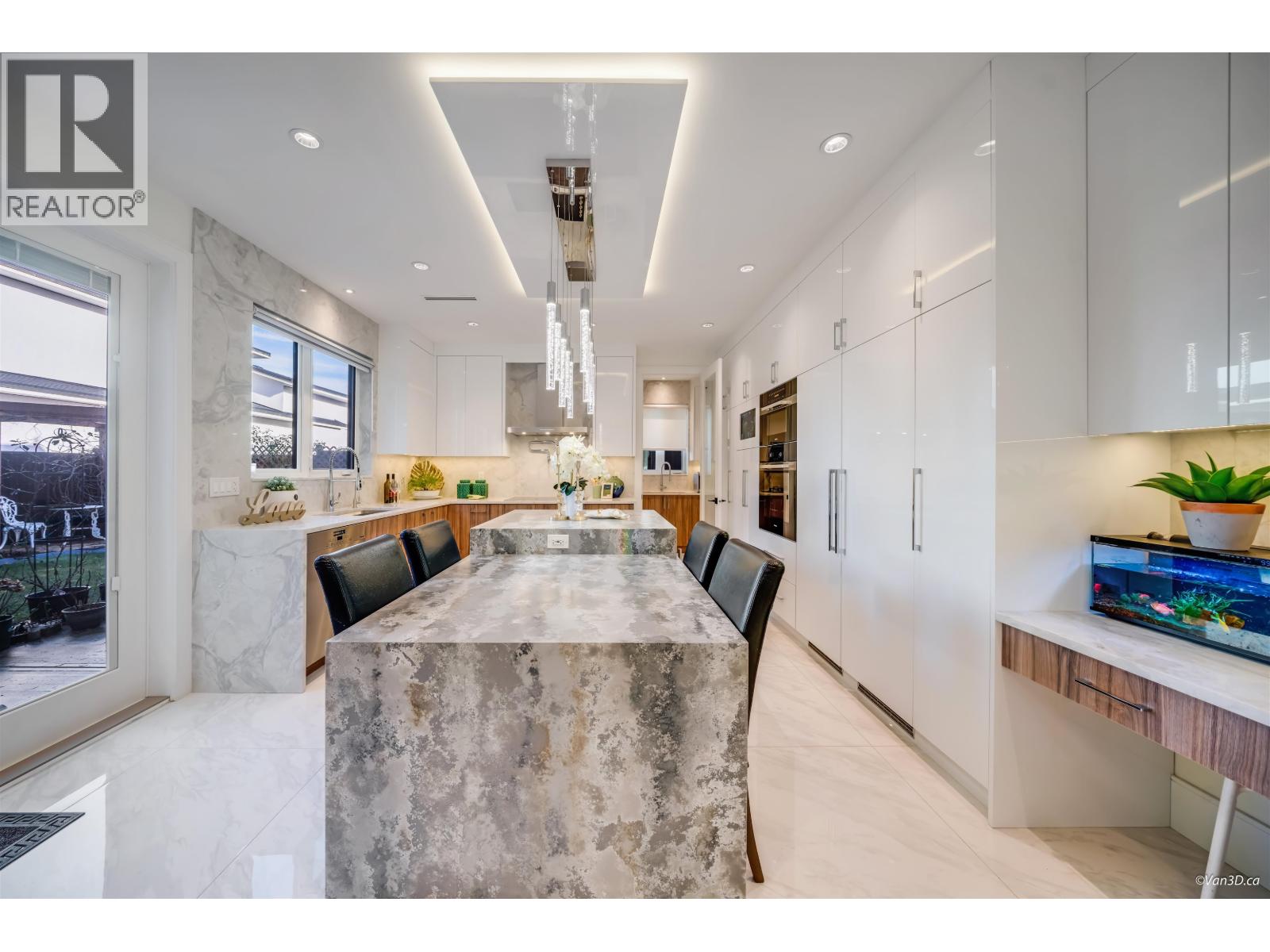 3771 BOWEN Drive, Richmond