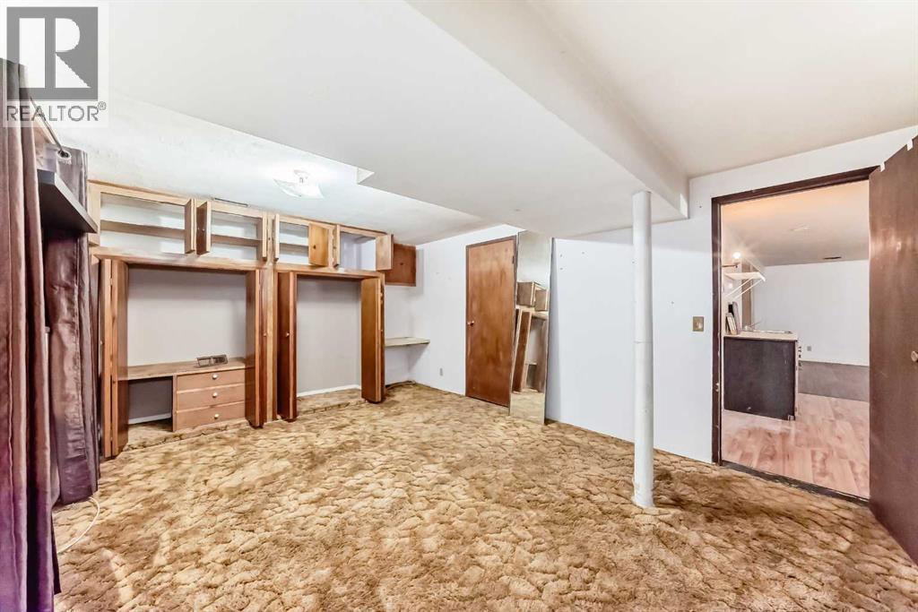 Single Family House Bungalow for Sale in  Dalrymple Crescent NW Dalhousie Calgary 