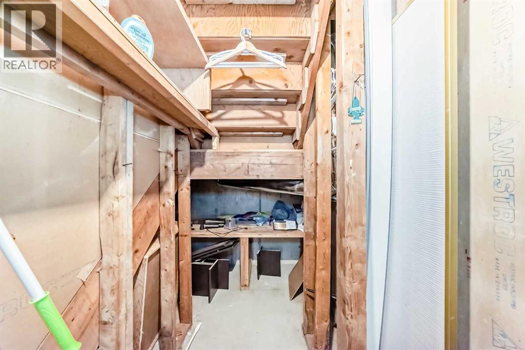 Single Family House Bungalow for Sale in  Dalrymple Crescent NW Dalhousie Calgary 