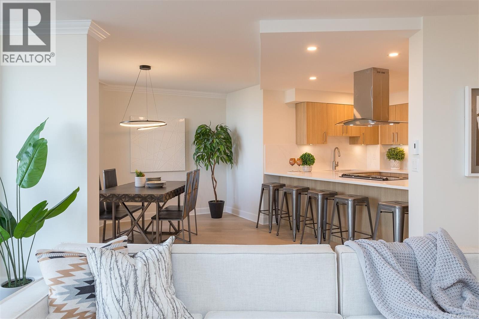 807 225 Belleville Street, Victoria