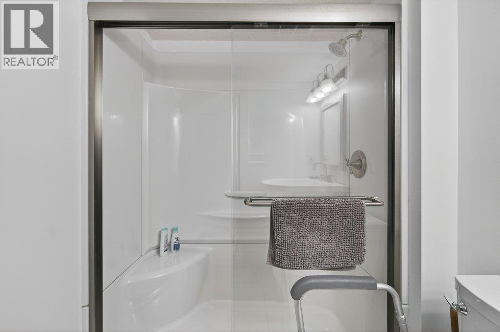 209 650 3 Street Southwest, Salmon Arm