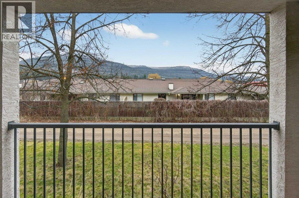 209 650 3 Street Southwest, Salmon Arm