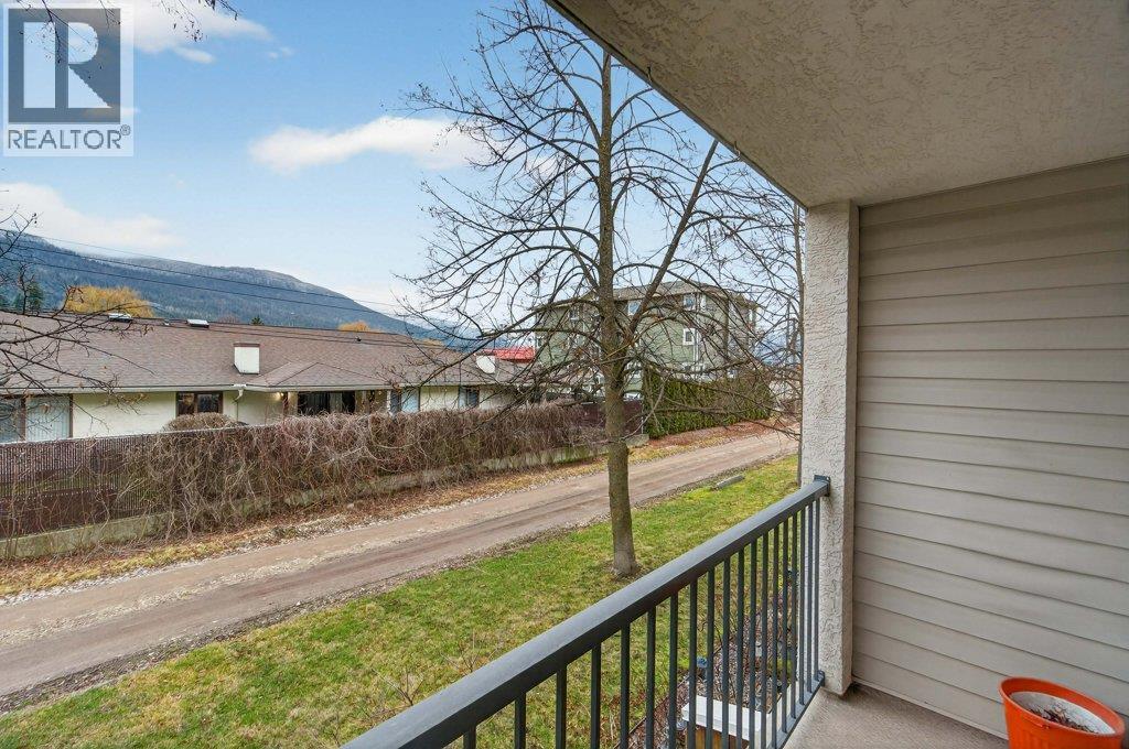 209 650 3 Street Southwest, Salmon Arm