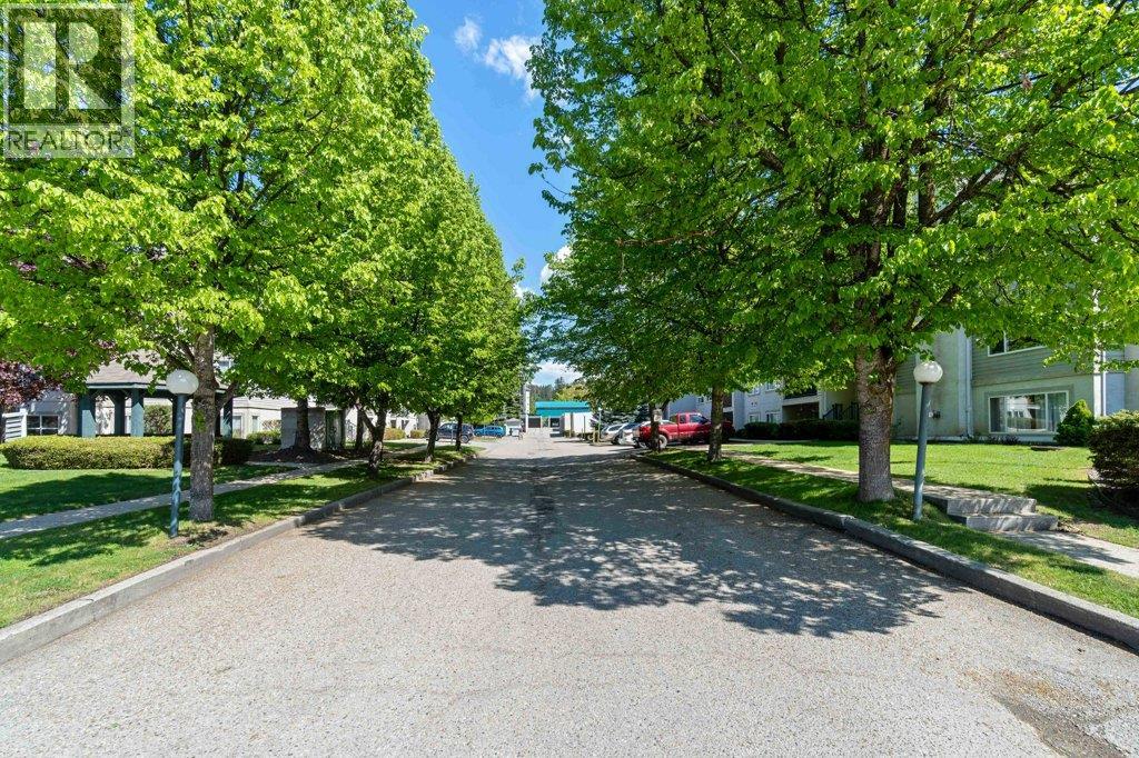 209 650 3 Street Southwest, Salmon Arm