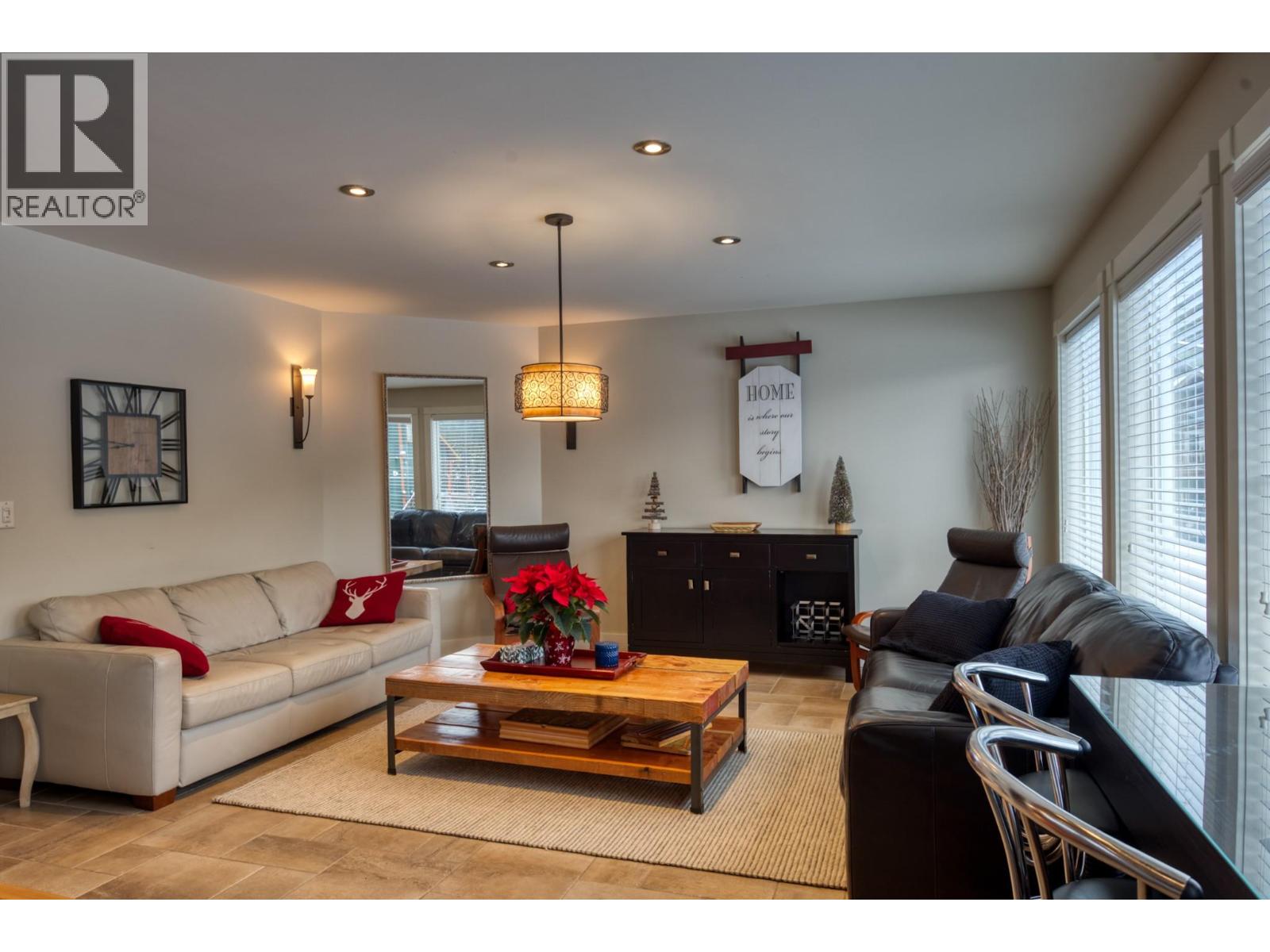 152 CLEARVIEW CRESCENT - 4