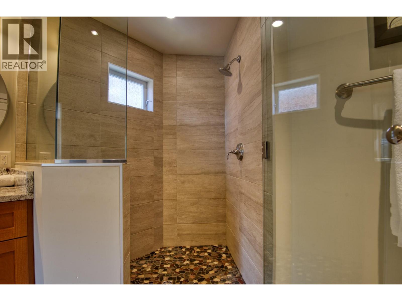 152 CLEARVIEW CRESCENT - 38