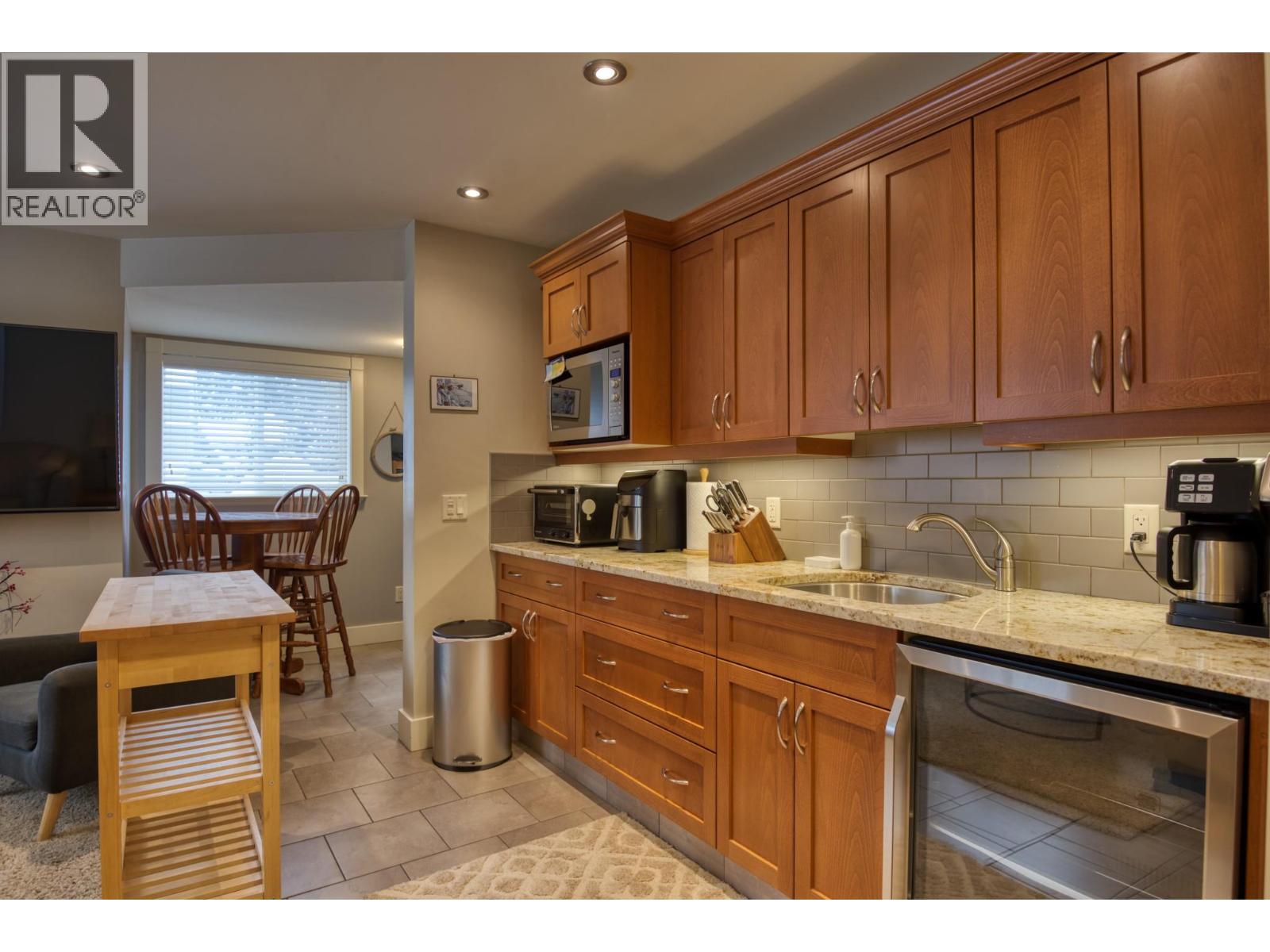 152 CLEARVIEW CRESCENT - 60