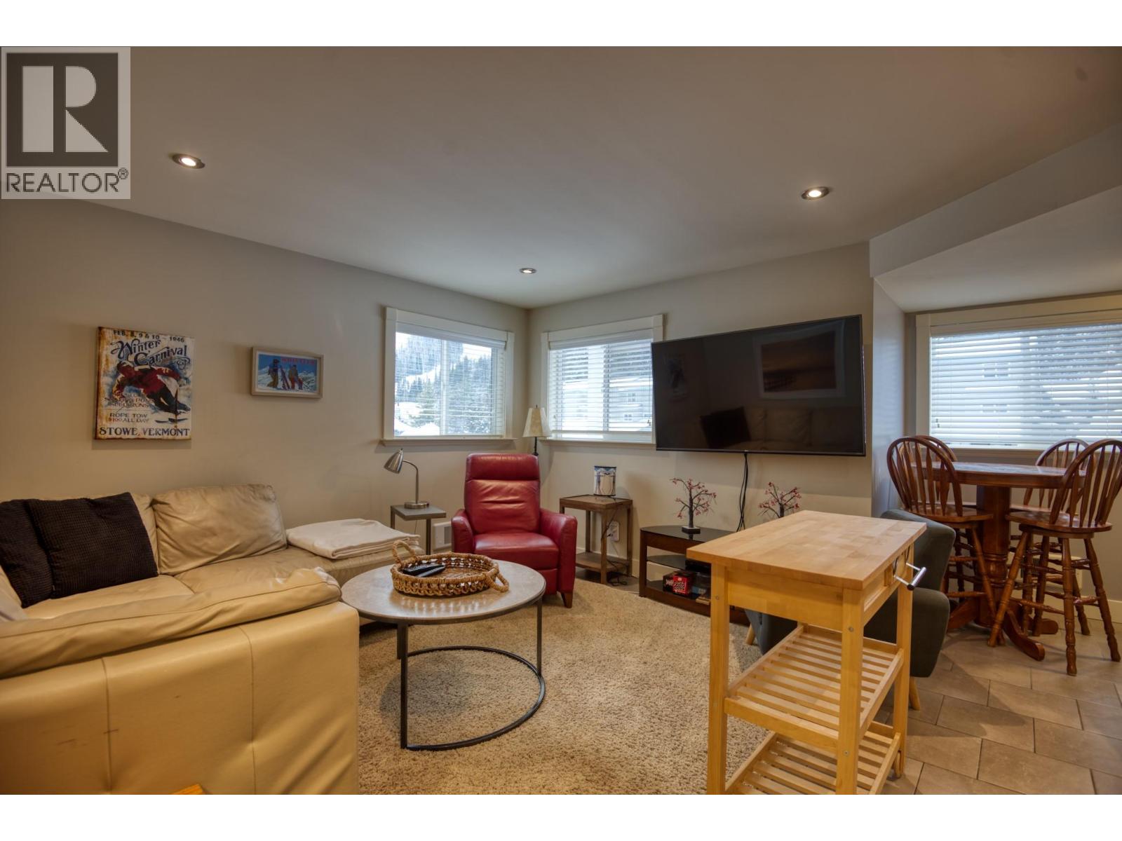 152 CLEARVIEW CRESCENT - 58