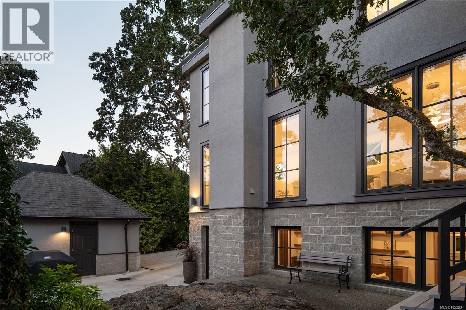  2175 Granite Street, Oak Bay