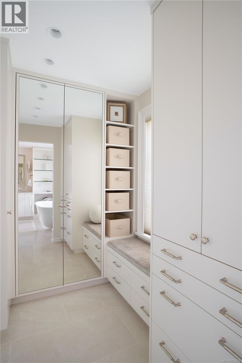  2175 Granite Street, Oak Bay