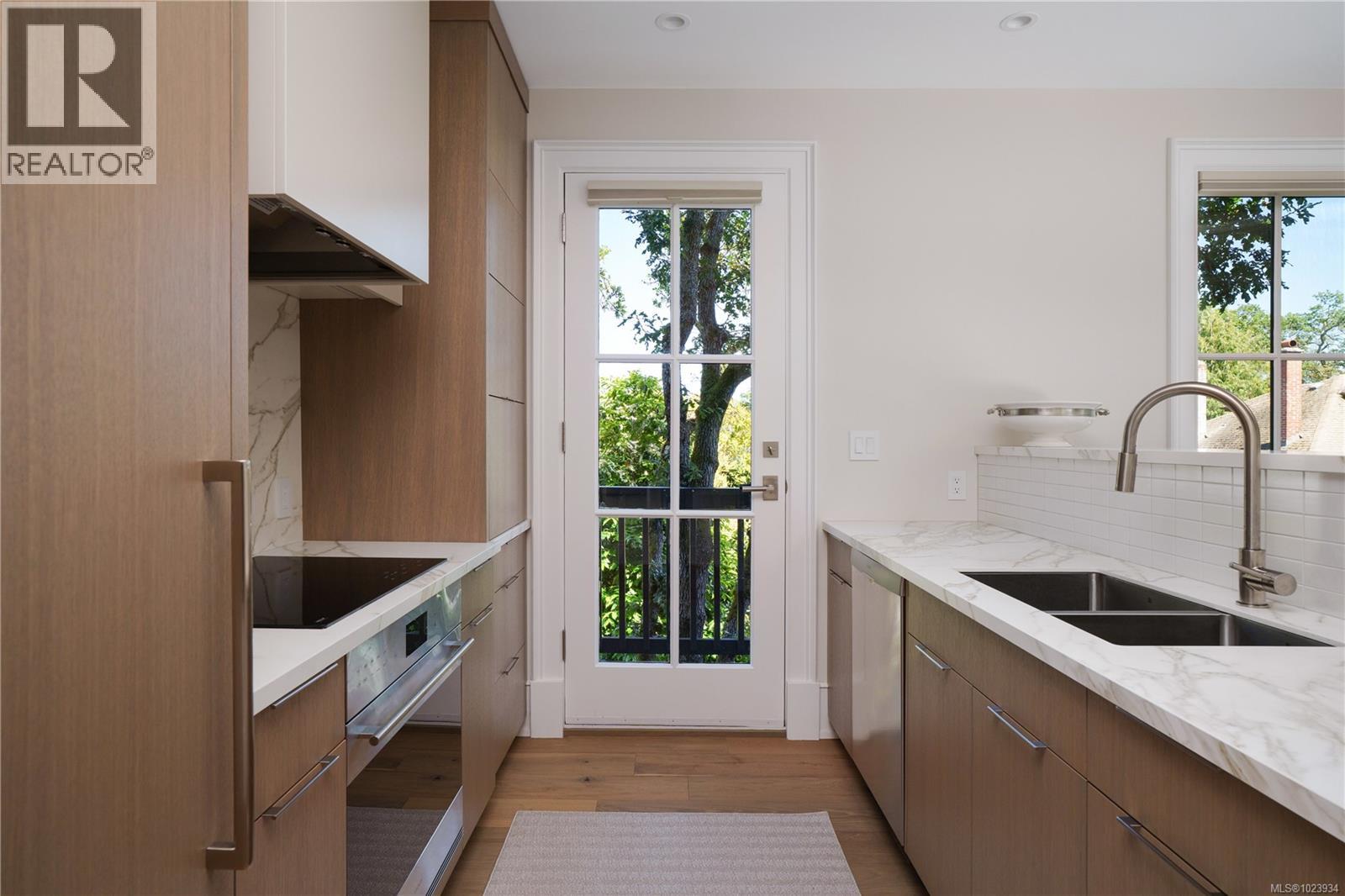  2175 Granite Street, Oak Bay