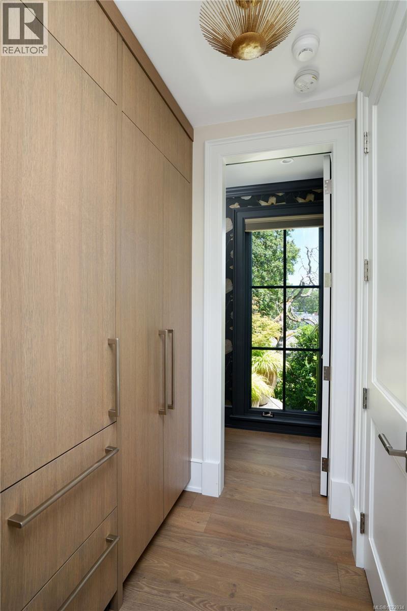  2175 Granite Street, Oak Bay