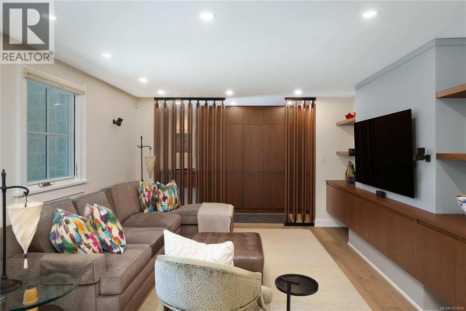  2175 Granite Street, Oak Bay