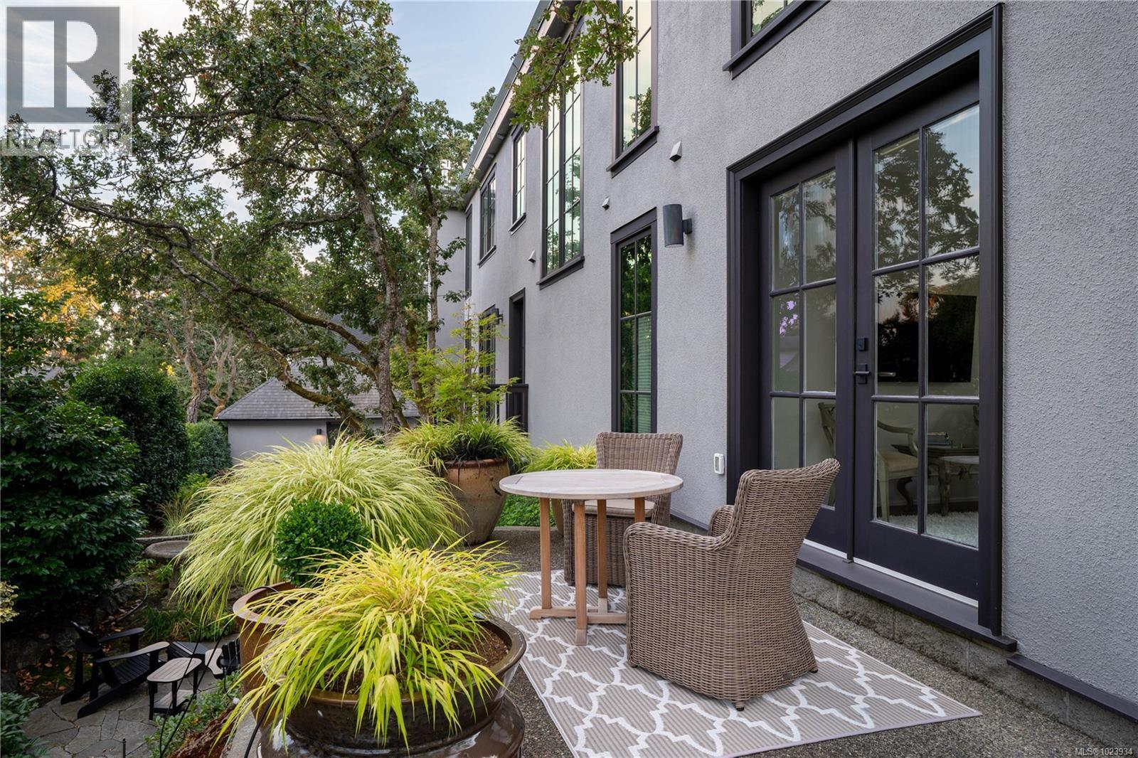  2175 Granite Street, Oak Bay