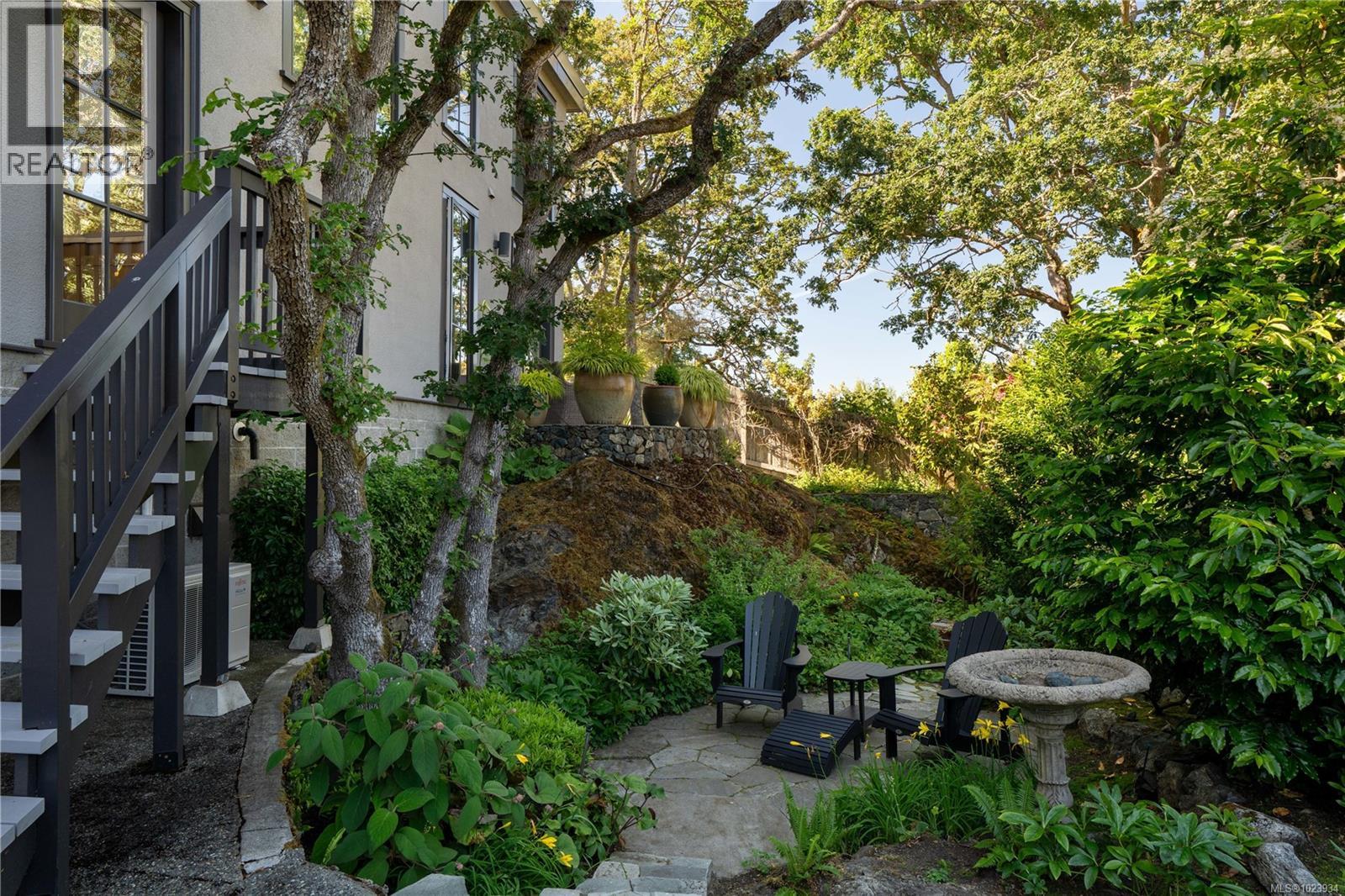  2175 Granite Street, Oak Bay