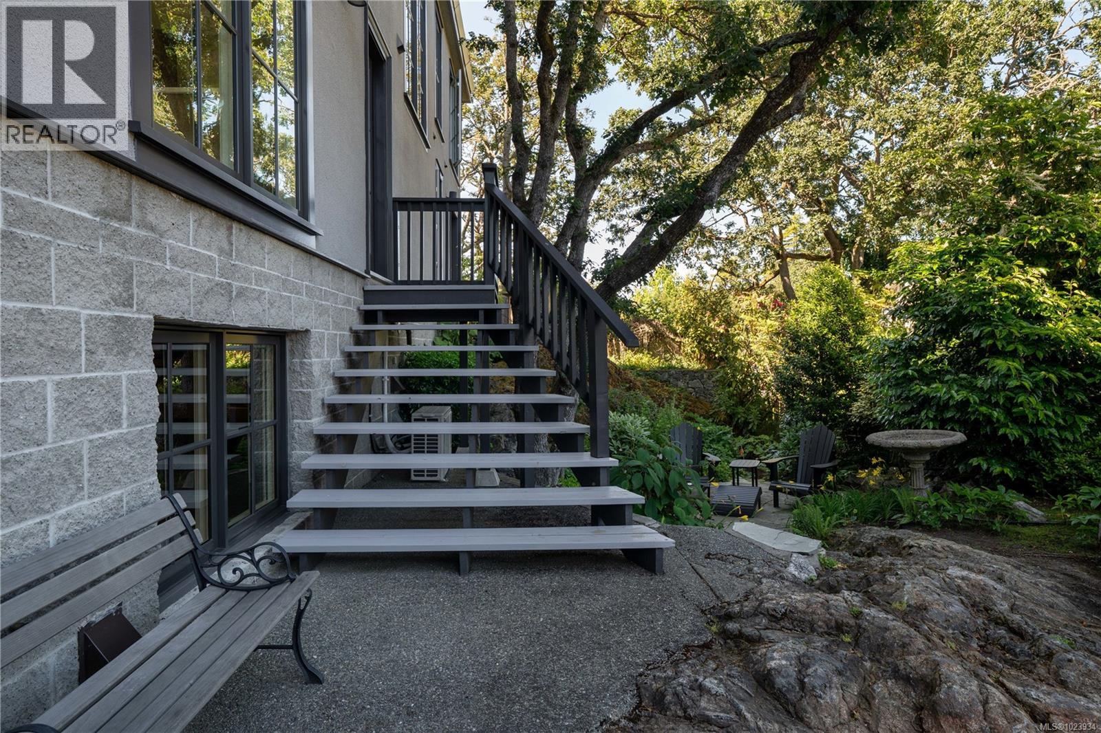  2175 Granite Street, Oak Bay