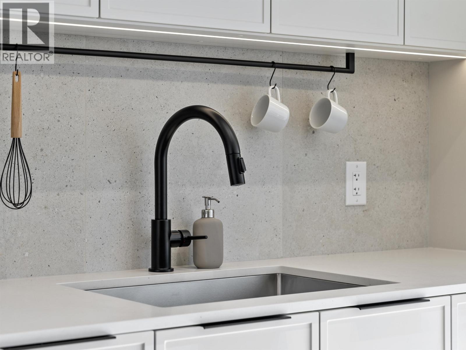 505 3055 MURRAY STREET, Port Moody