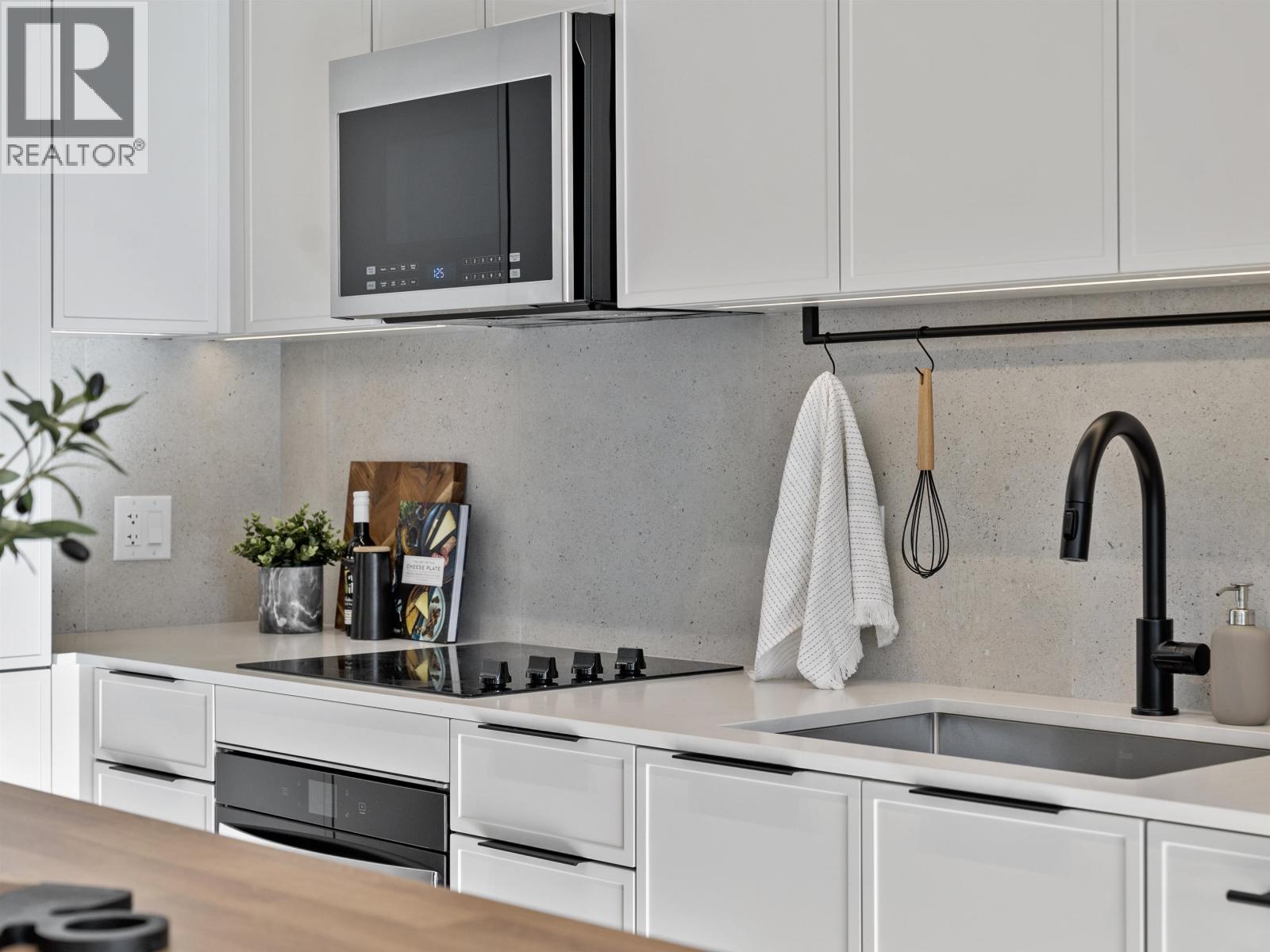 505 3055 MURRAY STREET, Port Moody