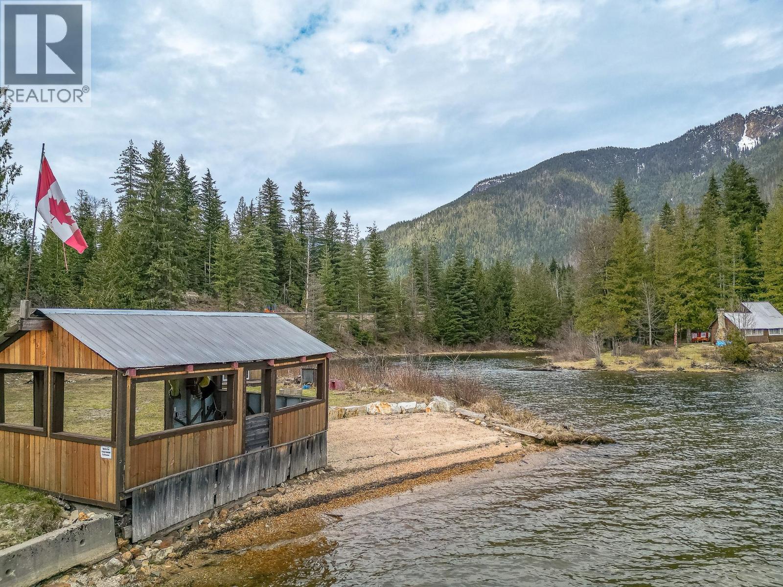 8323 Trans Canada Highway, Revelstoke