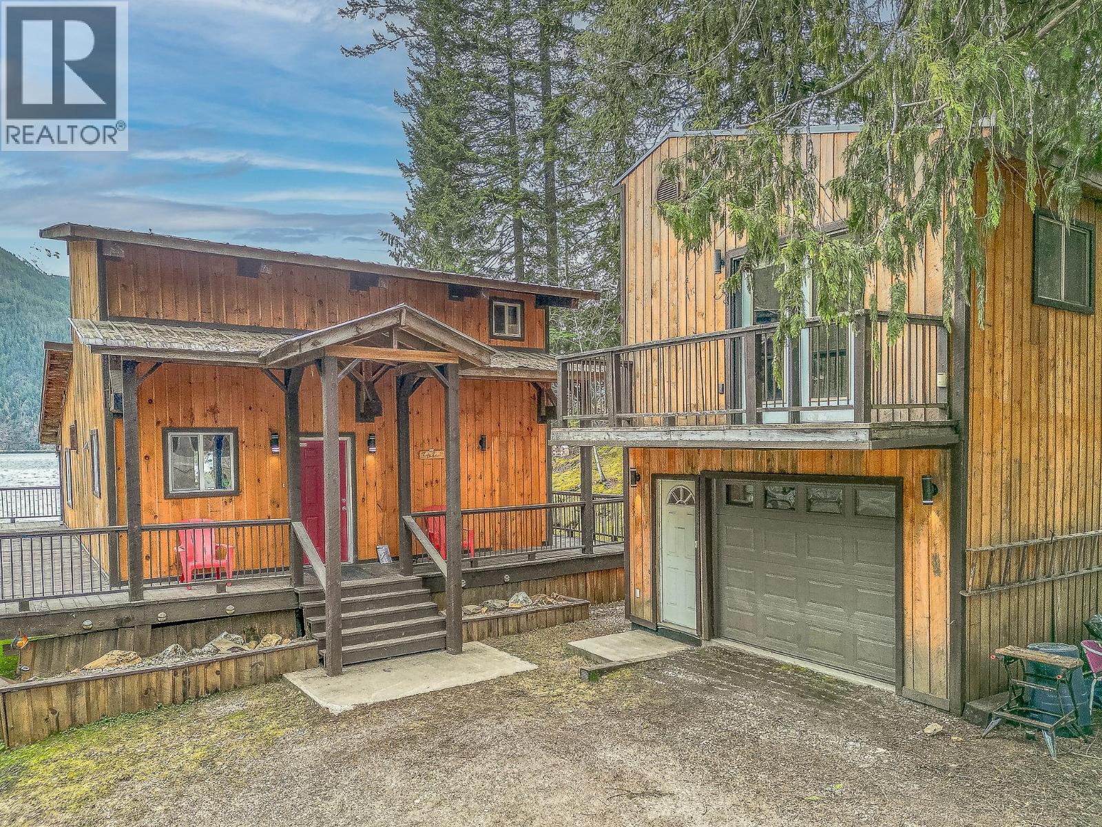 8323 Trans Canada Highway, Revelstoke