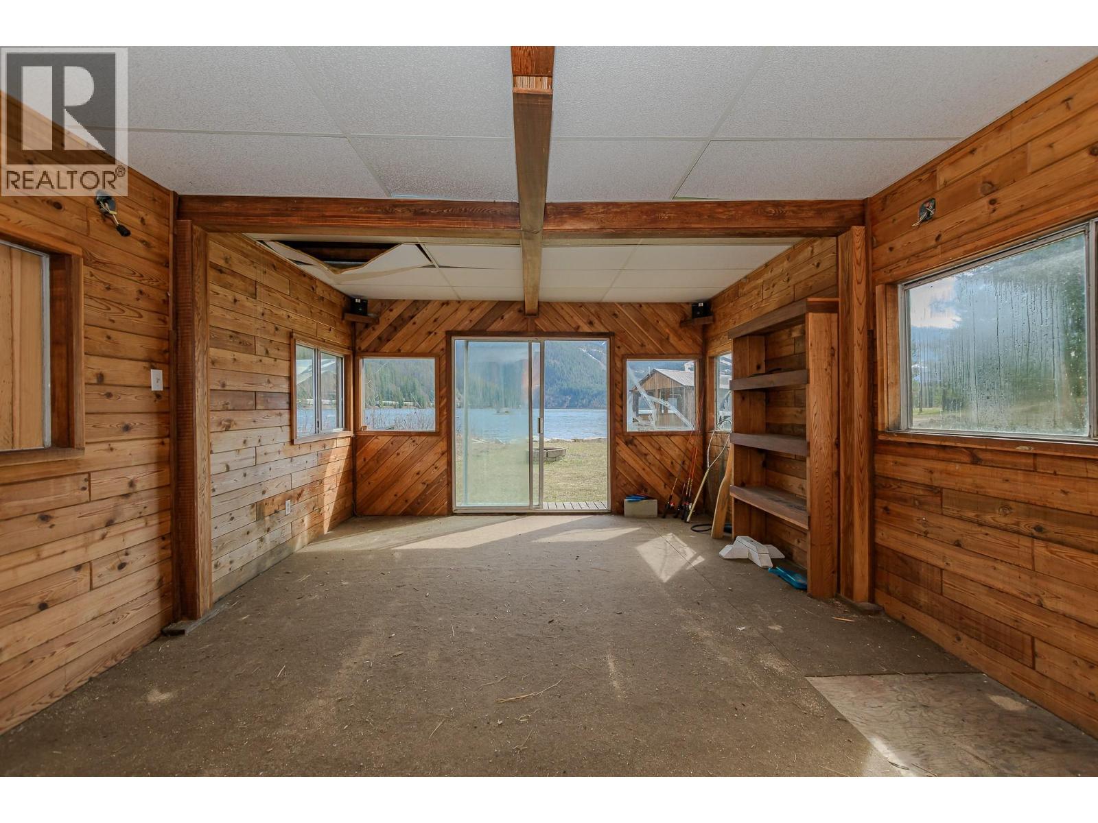 8323 Trans Canada Highway, Revelstoke