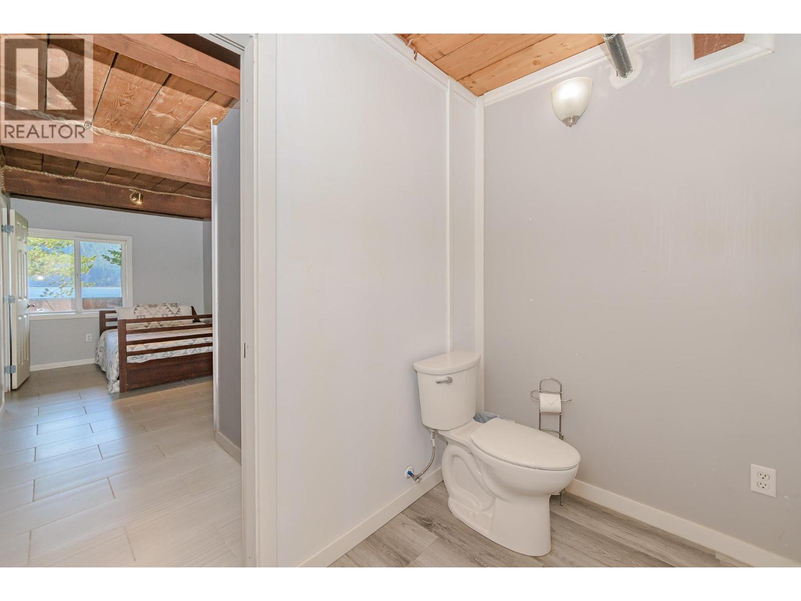 8323 Trans Canada Highway, Revelstoke