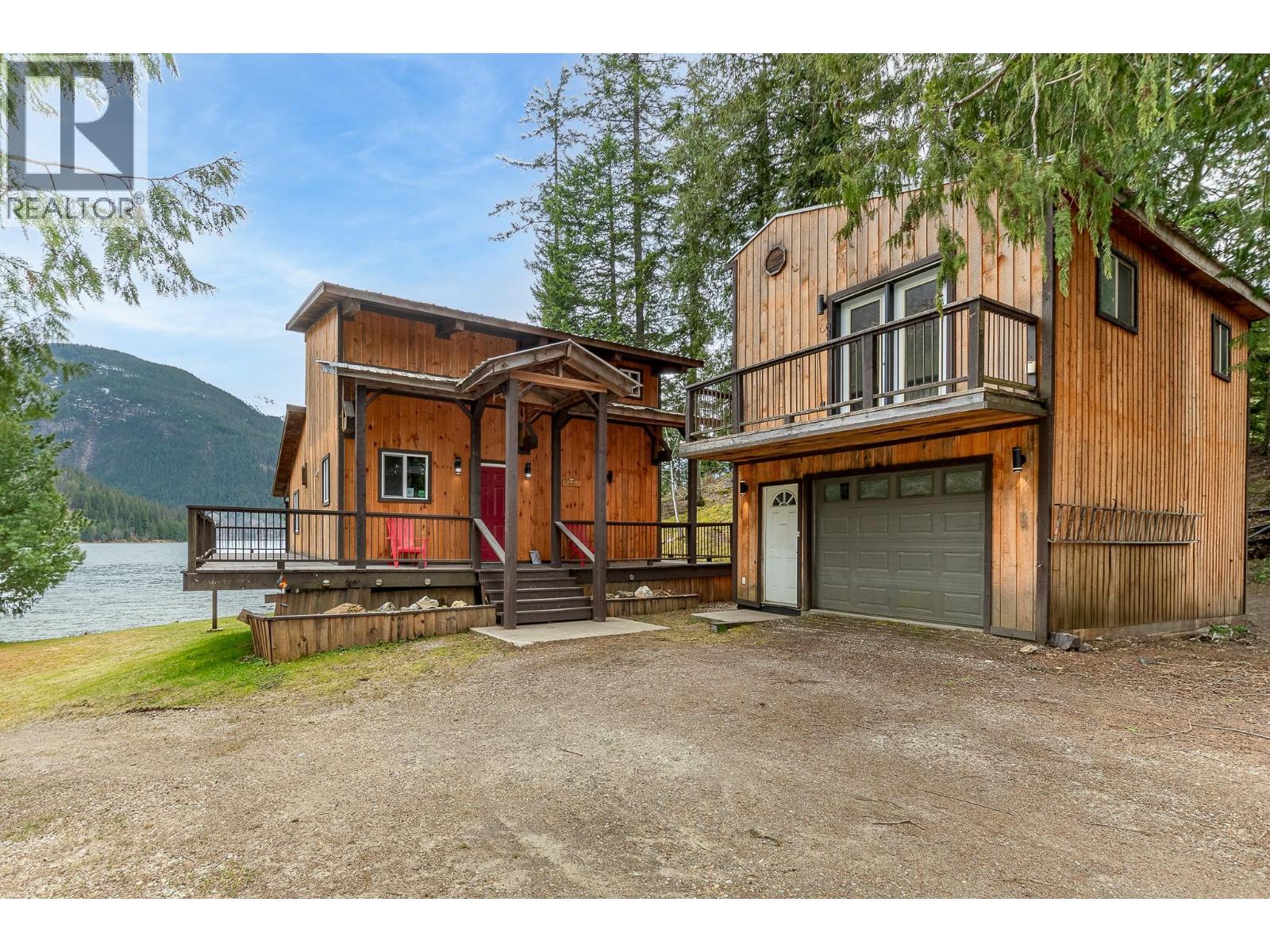 8323 Trans Canada Highway, Revelstoke